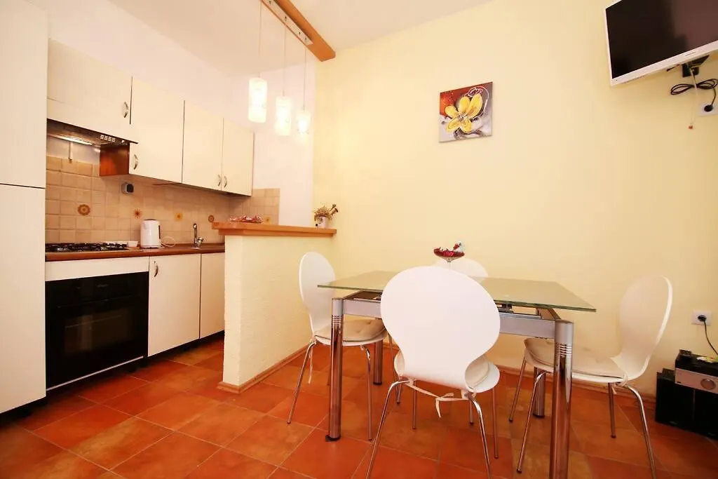 Apartment Barney With Garden&Terrace Split
